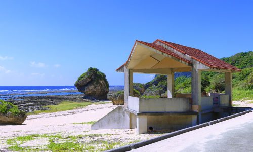 「ぐしちゃん浜」沖縄のお魚さんこんにちは。巨岩の世界を紹介するよ