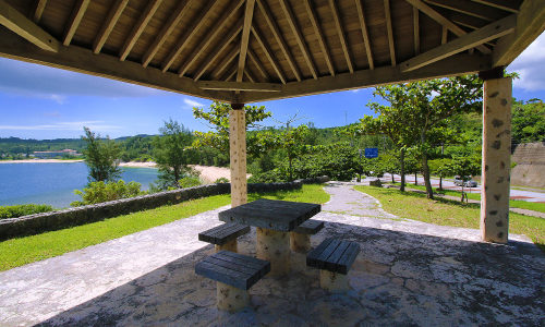 「ナカユクイ展望台」は沖縄の素朴な海景色が見られるマイナースポ！